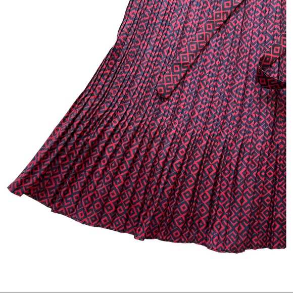 ModCloth Yumi Pleated Draped Cowl Dress | 0/2 - Picture 6 of 8